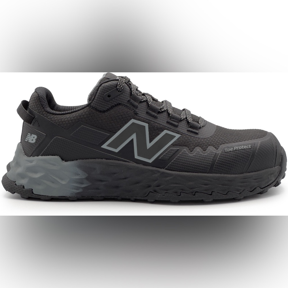 New Balance Comp Shoes 
Fresh Foam Cremorne 
10.5 US